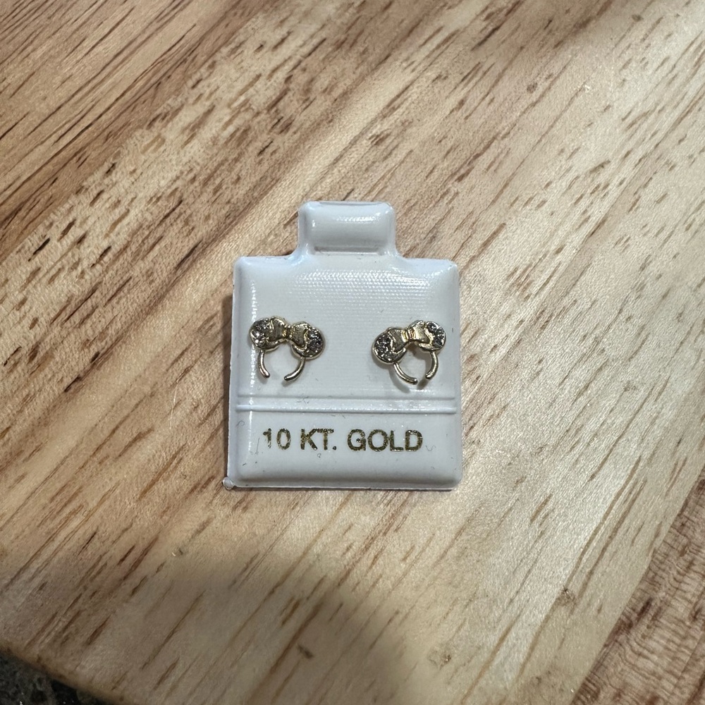 10k gold earrings with screw on back